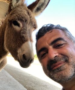 Hasan (à droite), notre amoureux des animaux et vice-président